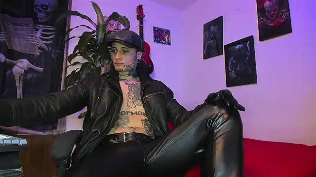 Snapshot of Ryuk_it chatting on 10.07.25 Ryuk it online show from 10.07.25