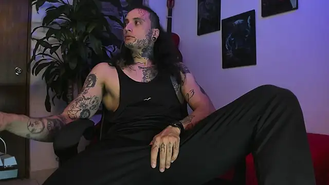 Snapshot of Ryuk_it chatting on 10.08.25 Ryuk it online show from 10.08.25