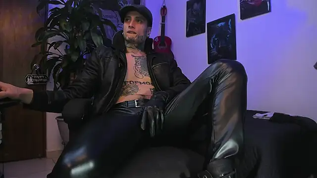 Snapshot of Ryuk_it chatting on 11.05.25 Ryuk it online show from 11.05.25