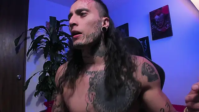 Snapshot of Ryuk_it chatting on 11.24.25 Ryuk it online show from 11.24.25