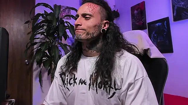 Snapshot of Ryuk_it chatting on 12.02.25 Ryuk it online show from 12.02.25