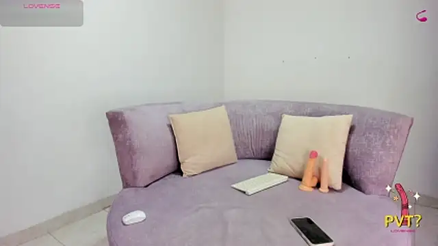 Snapshot of victoria_027 chatting on 04.10.26 victoria 027 online show from 04.10.26