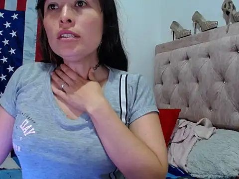 Alexandrasaenz online show from 06.12.26
