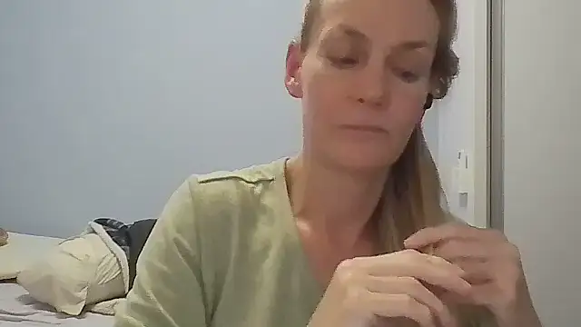 Annylove1 online show from 04.23.26