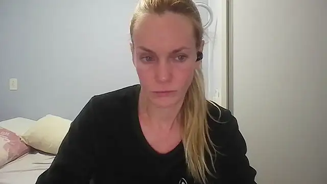 Snapshot of Annylove1 chatting on 05.18.26 Annylove1 online show from 05.18.26