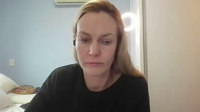 Snapshot of Annylove1 chatting on 06.11.26 Annylove1 online show from 06.11.26