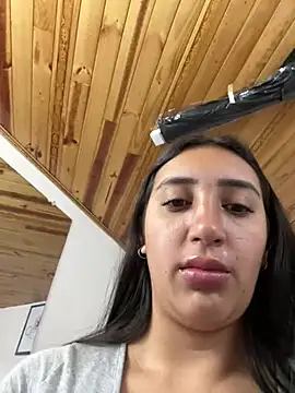 Snapshot of Hannahoff chatting on 01.28.25 Hannahoff online show from 01.28.25