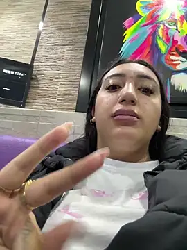 Snapshot of Hannahoff chatting on 03.13.25 Hannahoff online show from 03.13.25