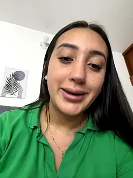 Snapshot of Hannahoff chatting on 09.26.25 Hannahoff online show from 09.26.25