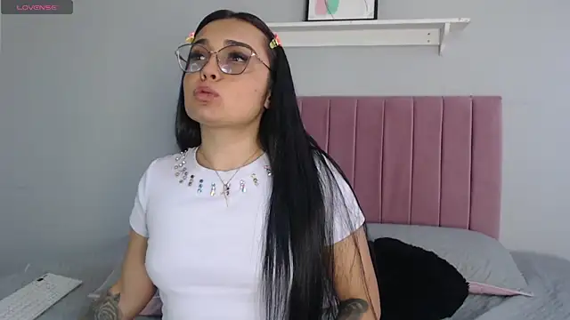 Snapshot of Danii_vg1 chatting on 07.06.26 Danii vg1 online show from 07.06.26