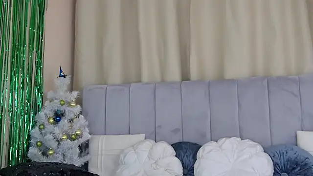 Snapshot of Barbie_Blond_ chatting on 12.29.24 Barbie Blond  online show from 12.29.24