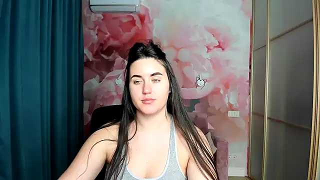 Roxie Bradley online show from 12.15.24