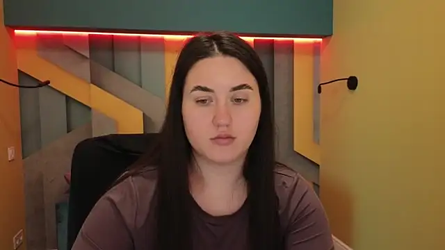 Roxie Bradley online show from 01.04.25