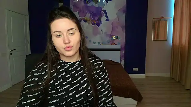 Roxie Bradley online show from 01.28.25