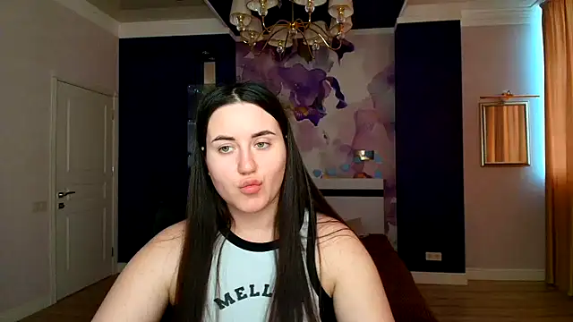 Roxie Bradley online show from 02.03.25