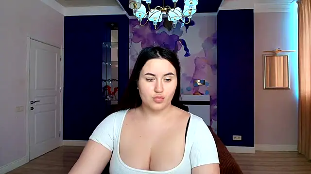 Roxie Bradley online show from 03.04.25