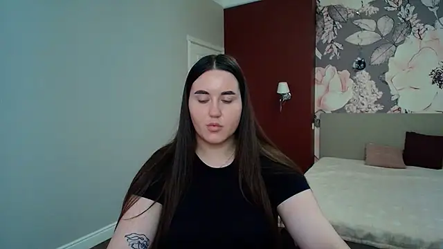 Roxie Bradley online show from 08.03.26