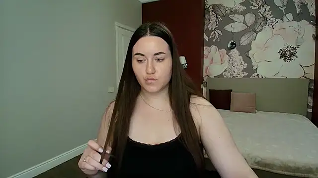 Roxie Bradley online show from 08.10.26