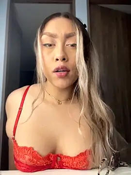 Im sophiie online show from 02.08.26