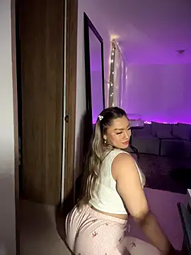 Im sophiie online show from 02.15.26