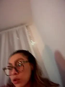 Im sophiie online show from 04.28.26