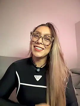 Im sophiie online show from 06.06.26