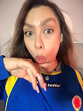 Im sophiie online show from 06.18.26