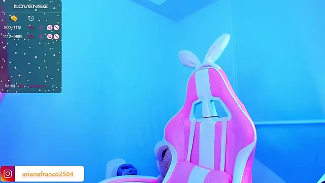 Snapshot of Ariana_f chatting on 01.22.25 Ariana f online show from 01.22.25