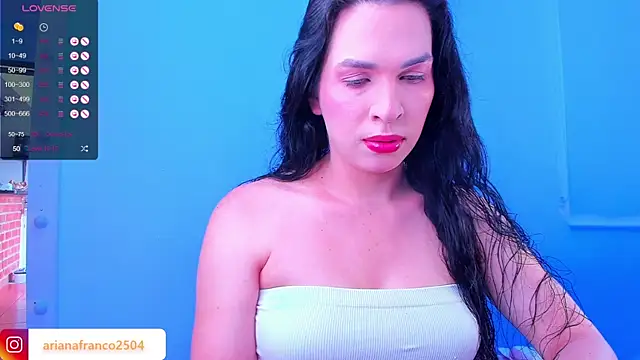 Snapshot of Ariana_f chatting on 09.19.25 Ariana f online show from 09.19.25