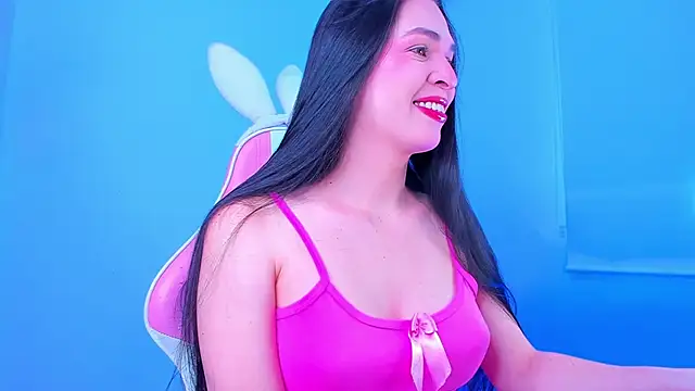 Snapshot of Ariana_f chatting on 10.11.25 Ariana f online show from 10.11.25