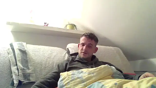 Snapshot of Cambitchboy chatting on 12.17.24 Cambitchboy online show from 12.17.24