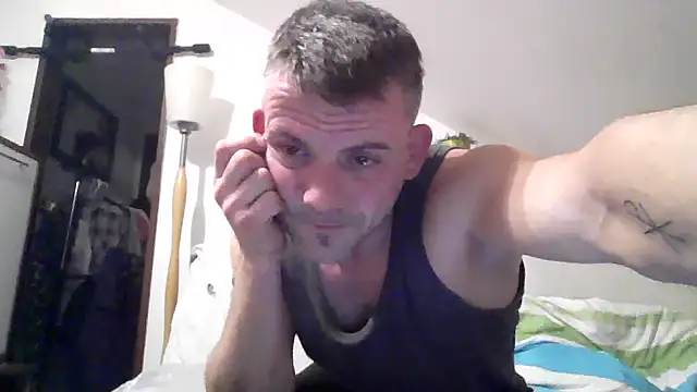 Snapshot of Cambitchboy chatting on 01.11.25 Cambitchboy online show from 01.11.25