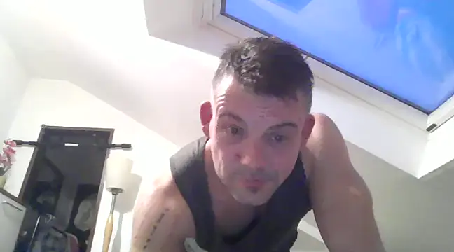 Snapshot of Cambitchboy chatting on 01.11.25 Cambitchboy online show from 01.11.25