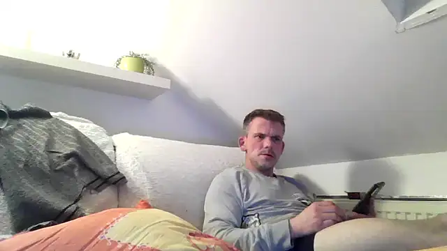 Snapshot of Cambitchboy chatting on 02.26.25 Cambitchboy online show from 02.26.25