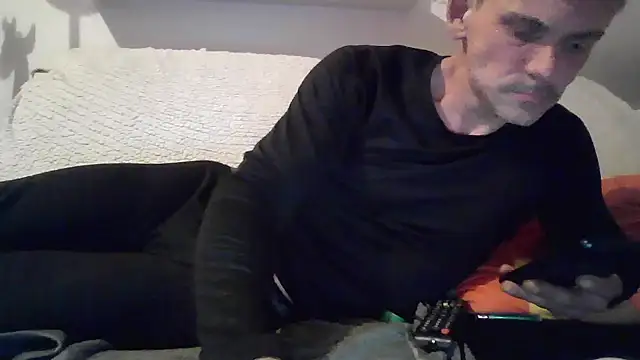 Snapshot of Cambitchboy chatting on 03.01.25 Cambitchboy online show from 03.01.25