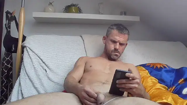 Snapshot of Cambitchboy chatting on 09.30.25 Cambitchboy online show from 09.30.25