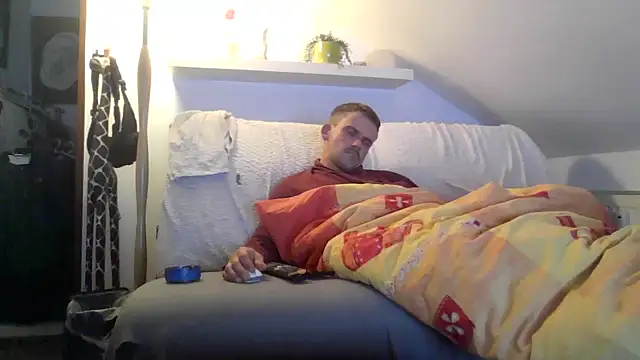 Snapshot of Cambitchboy chatting on 11.08.25 Cambitchboy online show from 11.08.25