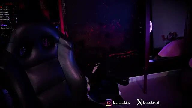 Laura takint online show from 03.15.26