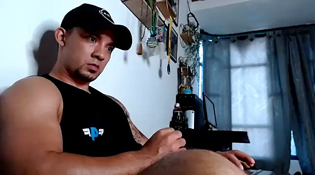 Snapshot of SimonRoberth chatting on 01.15.25 SimonRoberth online show from 01.15.25