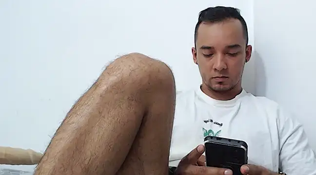 Snapshot of SimonRoberth chatting on 03.04.25 SimonRoberth online show from 03.04.25