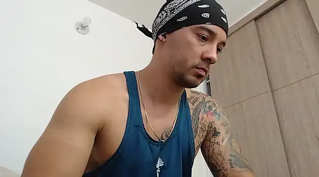 Snapshot of SimonRoberth chatting on 03.20.25 SimonRoberth online show from 03.20.25