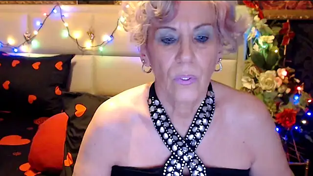 Snapshot of HappyWomanOn chatting on 01.26.25 HappyWomanOn online show from 01.26.25