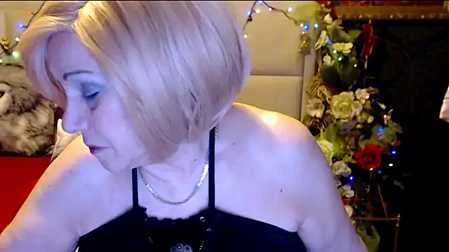 Snapshot of HappyWomanOn chatting on 03.16.25 HappyWomanOn online show from 03.16.25