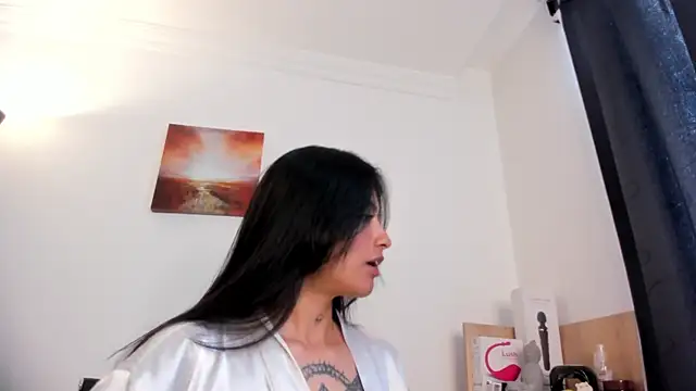 nia  white online show from 01.09.26