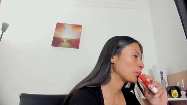 nia  white online show from 06.10.26