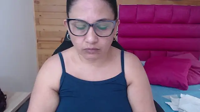 Snapshot of Katha_Marck chatting on 12.24.24 Katha Marck online show from 12.24.24