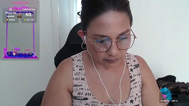 Snapshot of Katha_Marck chatting on 09.17.25 Katha Marck online show from 09.17.25