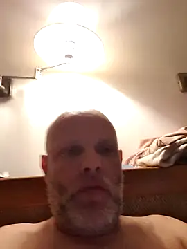 Snapshot of davigochi77bcn chatting on 02.21.25 davigochi77bcn online show from 02.21.25