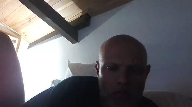 Snapshot of davigochi77bcn chatting on 03.19.25 davigochi77bcn online show from 03.19.25