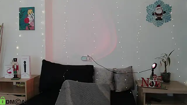 Snapshot of lairenbabe chatting on 12.14.25 lairenbabe online show from 12.14.25